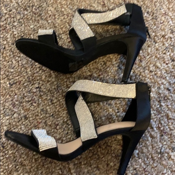 Black high heels with diamond embellishments - Picture 6 of 8